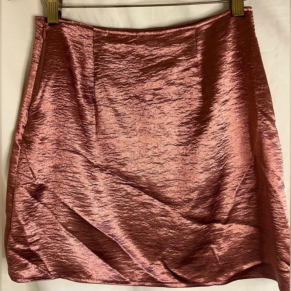 EUC Express Size 0 metallic rose gold mini skirt